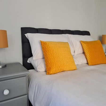 Whole House - 4 Bedrooms - Parking - Sleeps 8 Birmingham Exteriör bild
