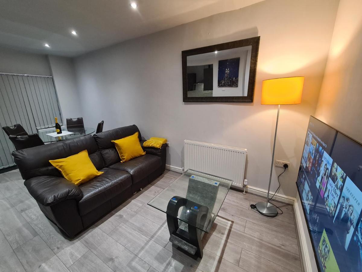Whole House - 4 Bedrooms - Parking - Sleeps 8 Birmingham Exteriör bild