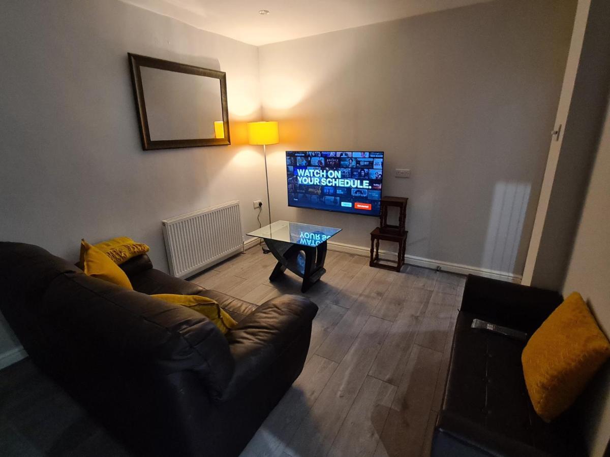 Whole House - 4 Bedrooms - Parking - Sleeps 8 Birmingham Exteriör bild