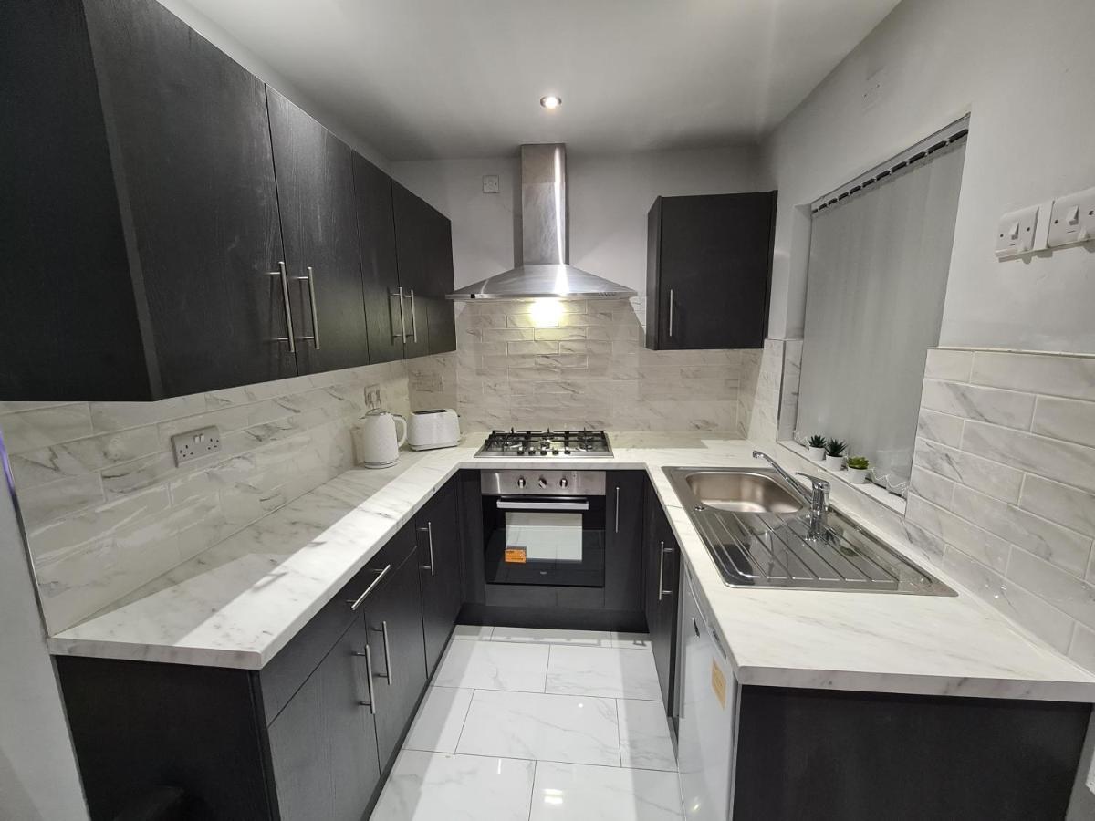 Whole House - 4 Bedrooms - Parking - Sleeps 8 Birmingham Exteriör bild