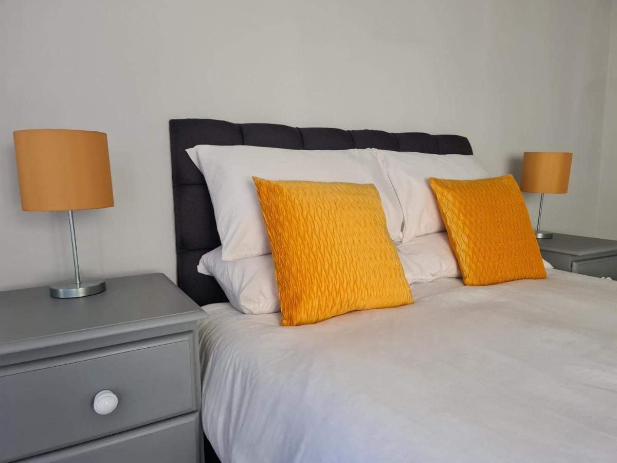 Whole House - 4 Bedrooms - Parking - Sleeps 8 Birmingham Exteriör bild