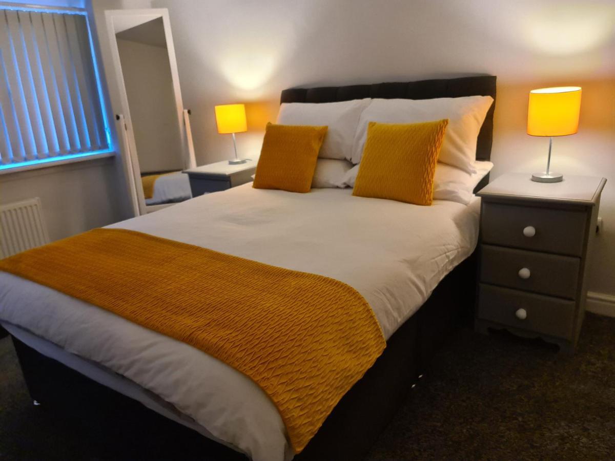 Whole House - 4 Bedrooms - Parking - Sleeps 8 Birmingham Exteriör bild