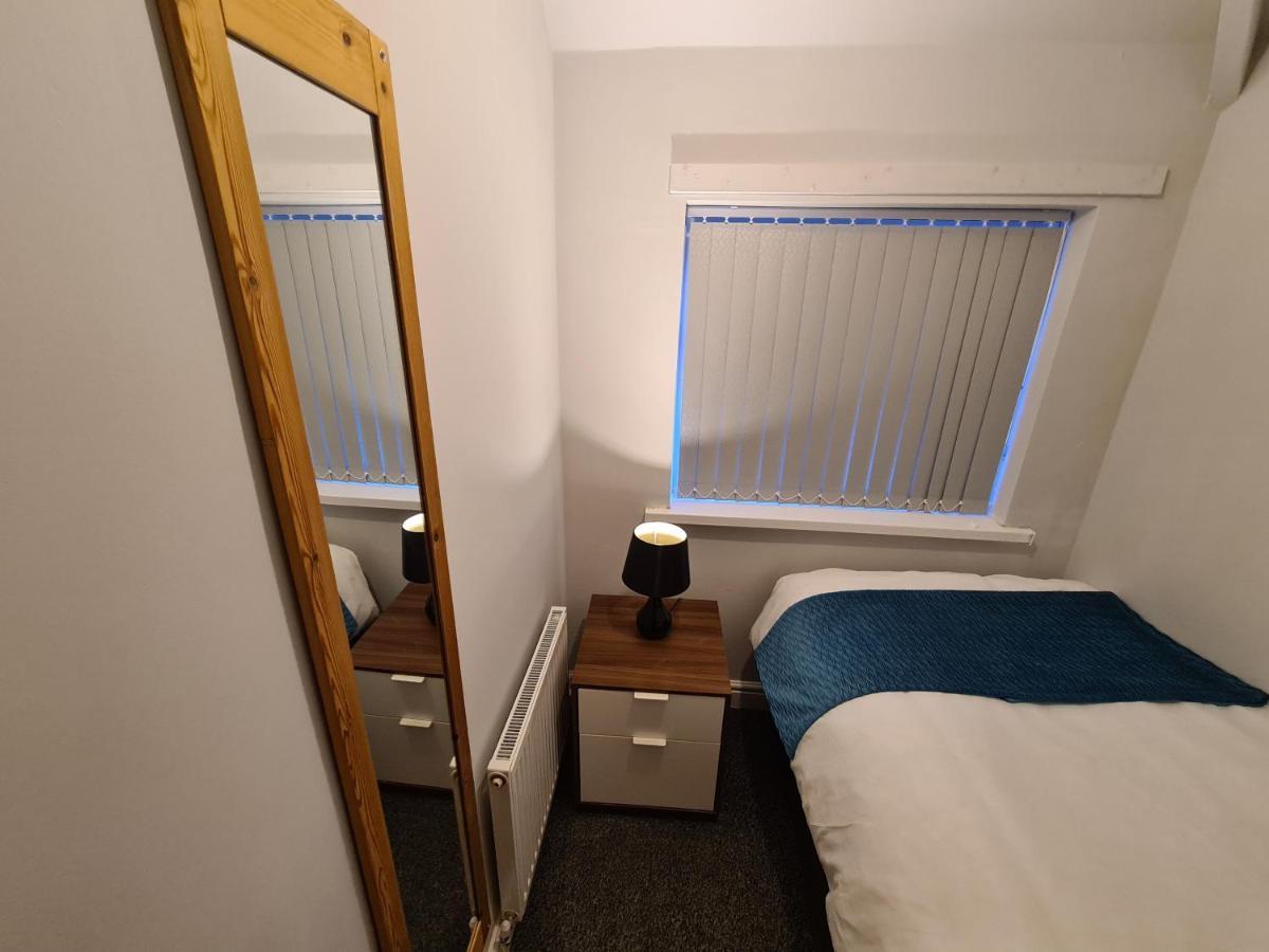 Whole House - 4 Bedrooms - Parking - Sleeps 8 Birmingham Exteriör bild