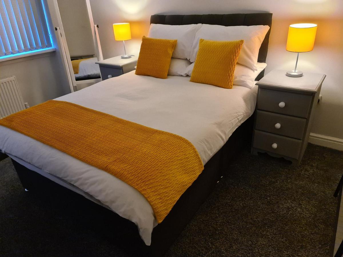 Whole House - 4 Bedrooms - Parking - Sleeps 8 Birmingham Exteriör bild