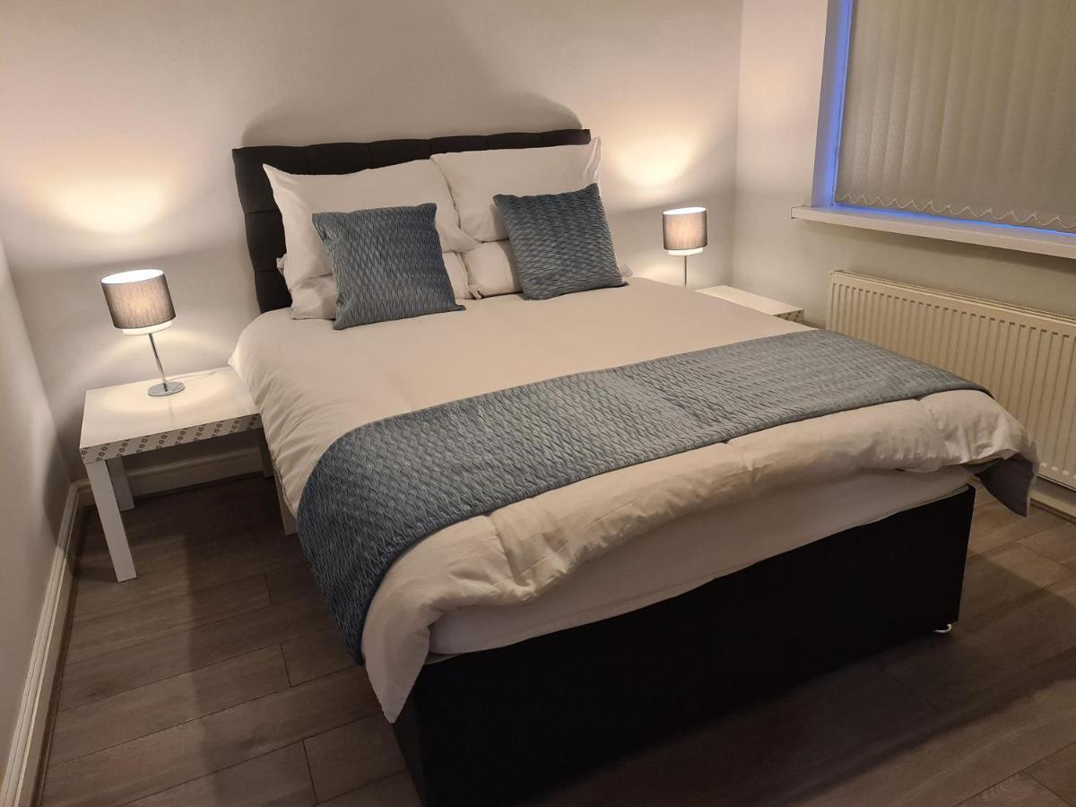 Whole House - 4 Bedrooms - Parking - Sleeps 8 Birmingham Exteriör bild