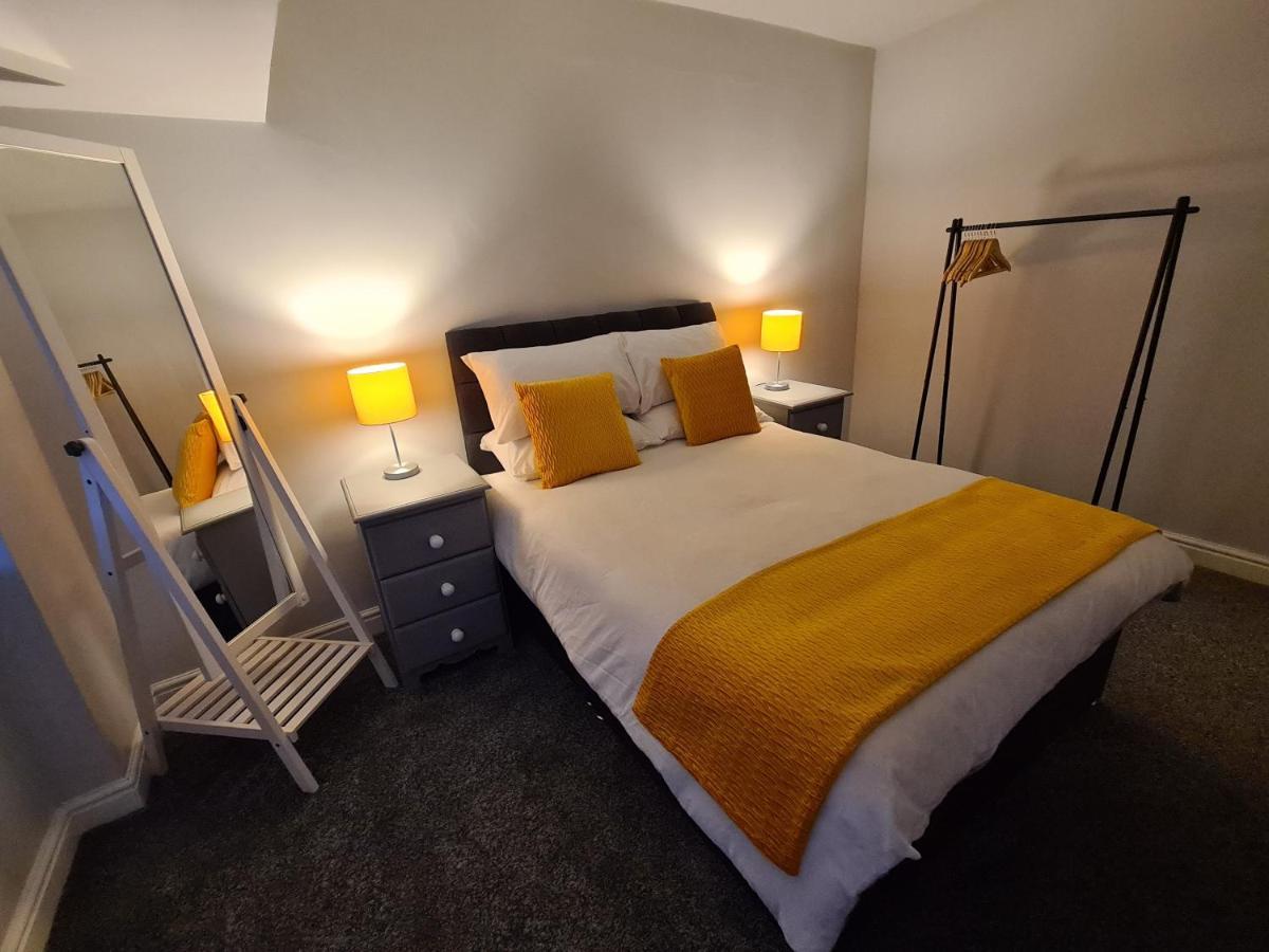 Whole House - 4 Bedrooms - Parking - Sleeps 8 Birmingham Exteriör bild
